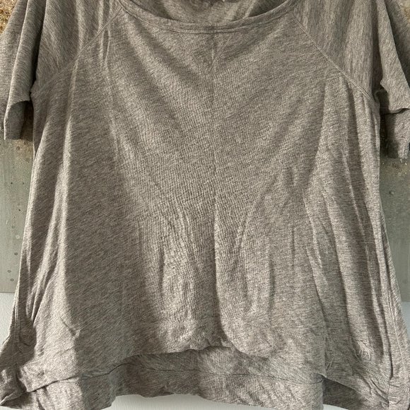 Abercrombie & Fitch T-Shirt (NWOT) - Picture 3 of 9
